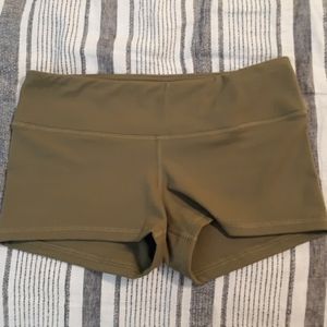Fleo shorts shadow sage